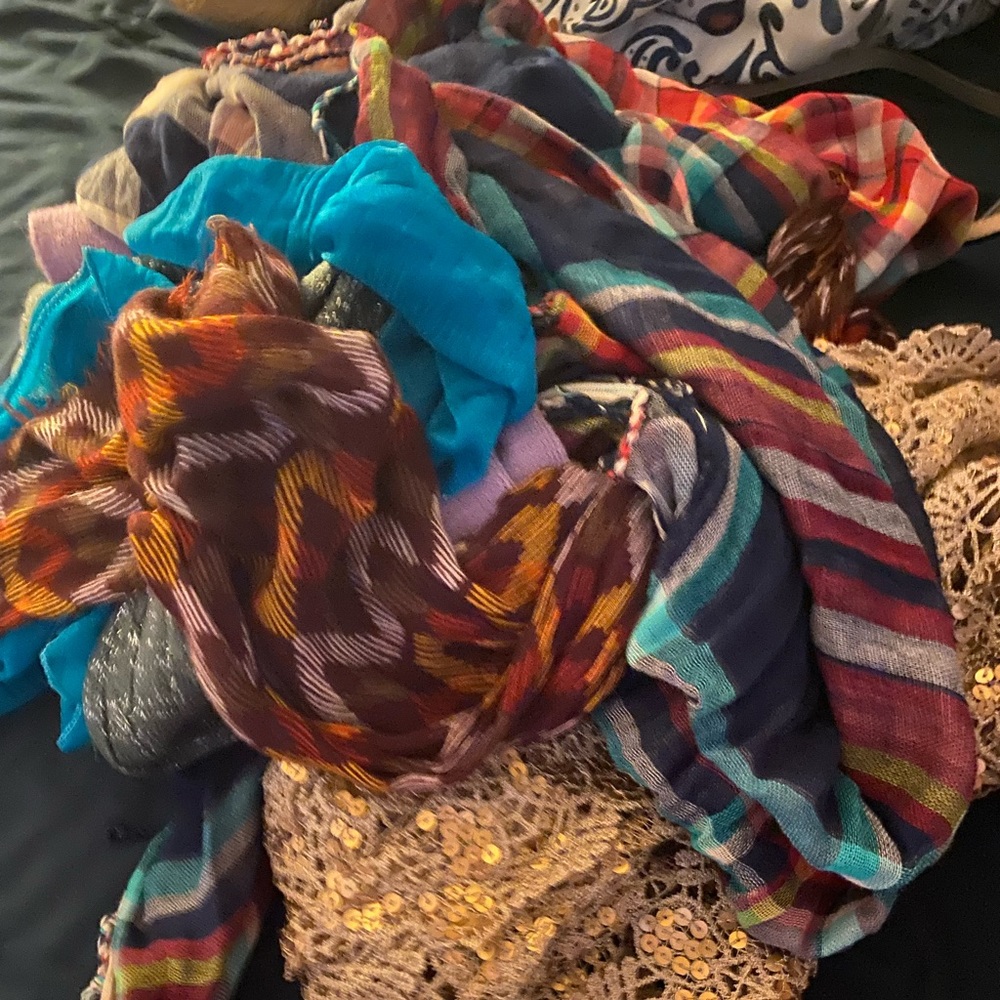 Lot of 7 scarves